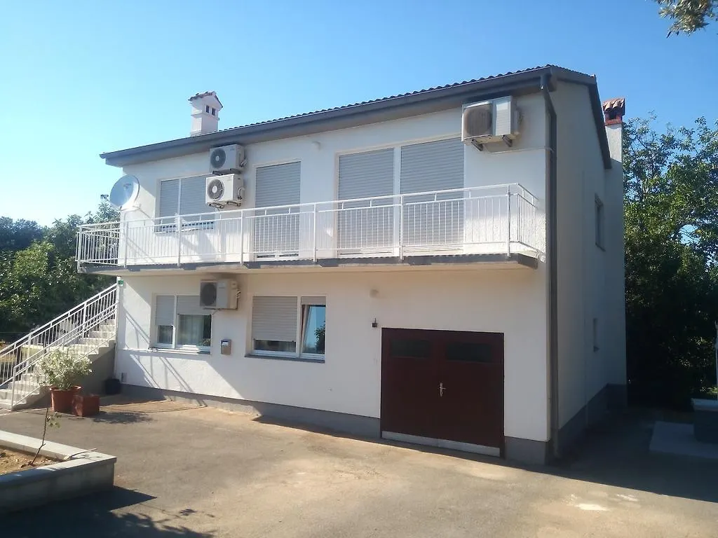 Apartment Lidija Πούλα