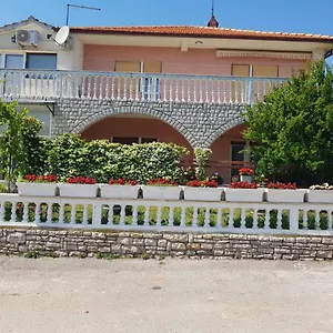 Apartment Olive Garden 1, Pula